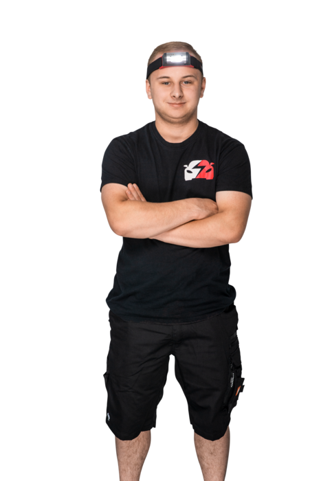 blitzblank-fahrzeugaufbereitung-dennis-bischoff Mitarbeiter von Blitzblank Dennis Bischoff mit verschränkten Armen